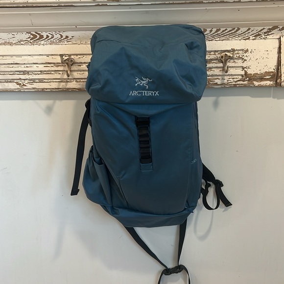 Arc'teryx Jericho Daypack Backpack - Picture 2 of 9